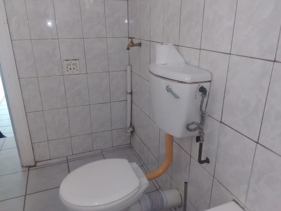 To Let 1 Bedroom Property for Rent in Quigney Eastern Cape